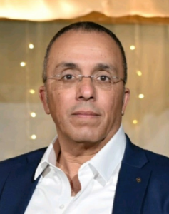 בתמונה: עדי ארגמן, מנהל מפעל הפלסטיק בארד.